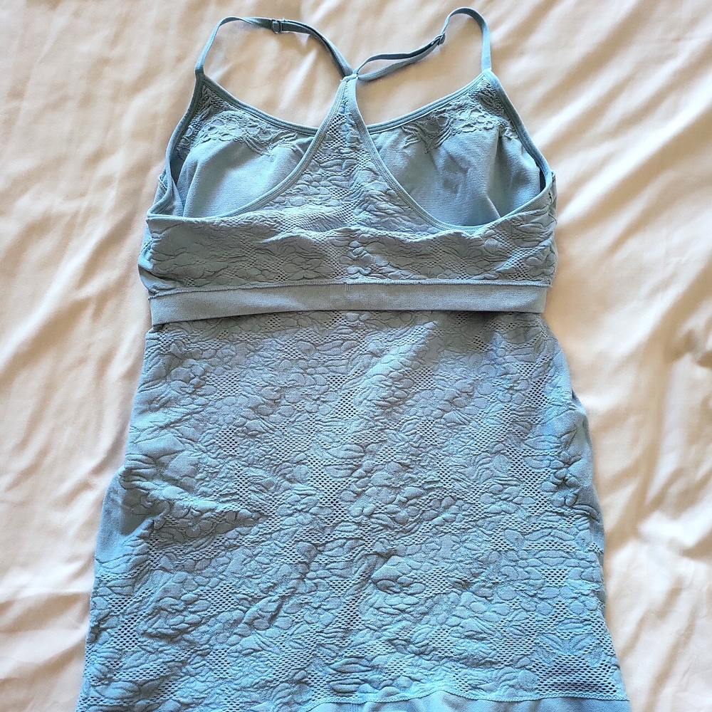 Workout top - Picture 5 of 5
